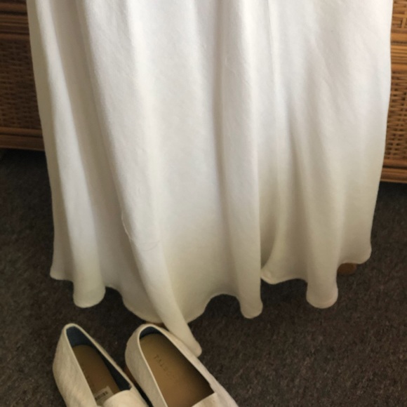 Eileen Fisher Bias cut. Designed to accentuate curves. - Picture 2 of 16